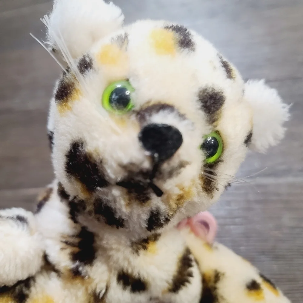 Vintage 70s 1976 R. Dakin Leopard Cheetah Cat Beanie Plush Green Eyes